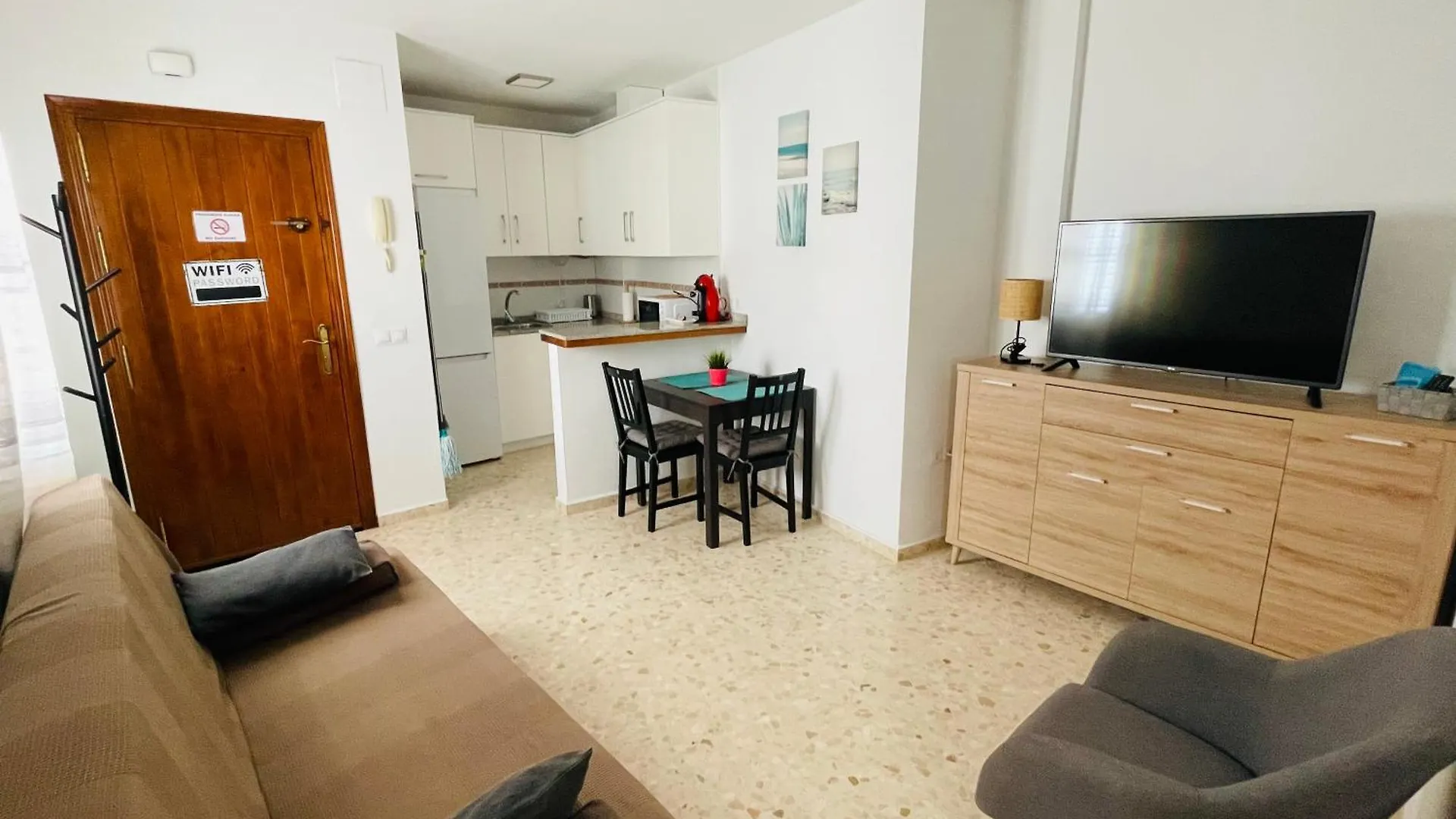 Apartamento junto a la playa en el centro de Conil, con Aire Acondicionado y Wifi Conil De La Frontera